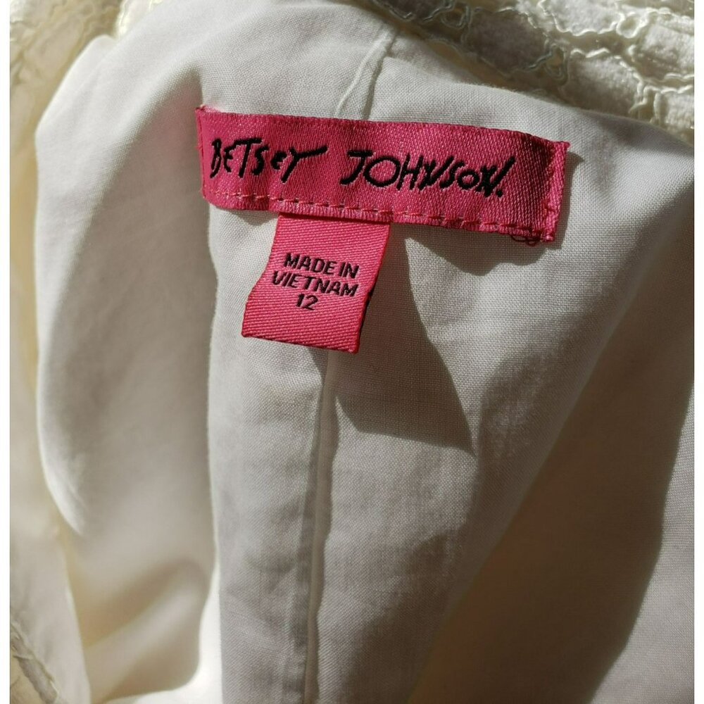 Betsey Johnson White Eyelet Fit Flare Dress, Size 12, Collar Cap Sleeve side zip - Picture 8 of 10
